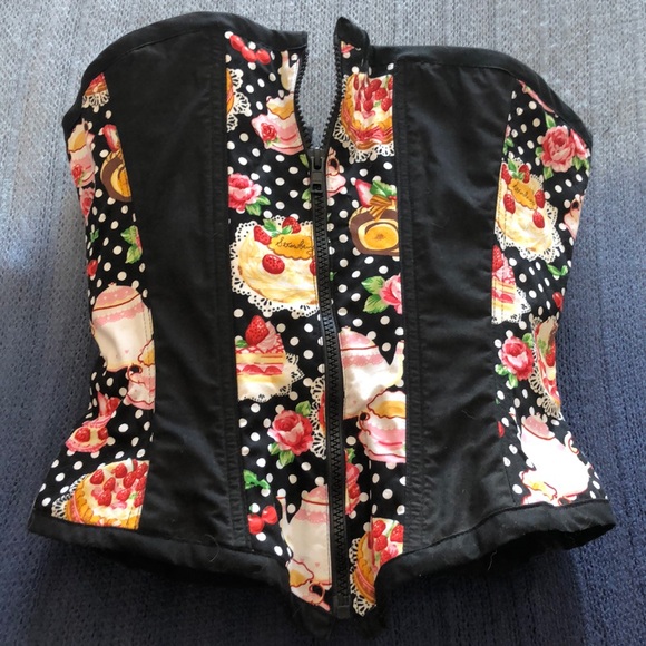 Putré-fashion Other - NWOT Putré-fashion small/medium corset
